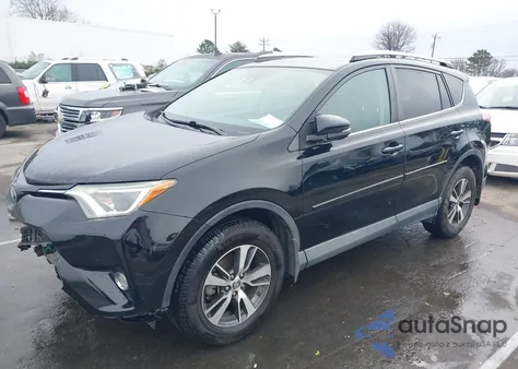 2018 Toyota Rav4 Xle z USA, uszkodzony, nr VIN 2T3RFREV1JW746520